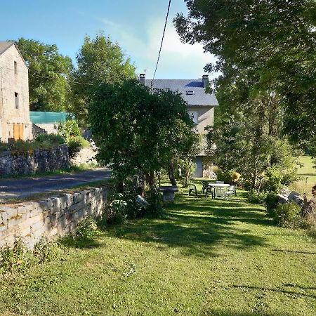 Montredon  Au Domaine Des Oiseaux Bed & Breakfast エクステリア 写真